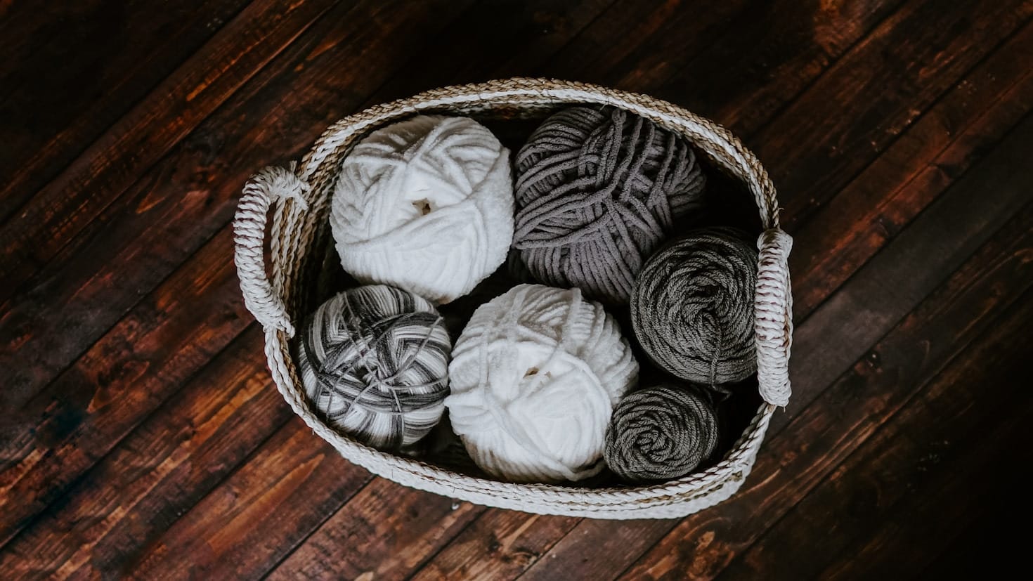 How to Select Yarn for Knitting and Crocheting